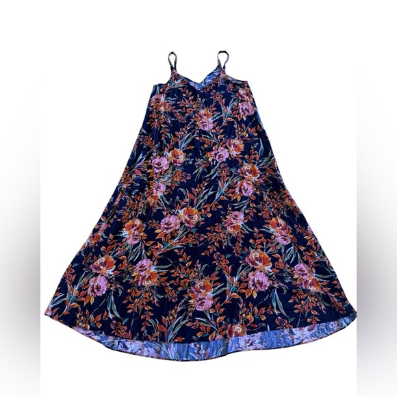 MSK brand maxi dress, size large, with a black background and a floral pattern - Picture 4 of 16